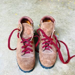 Vasque + Vibram Vintage Italian Leather Hiking Boots - Women’s size 6